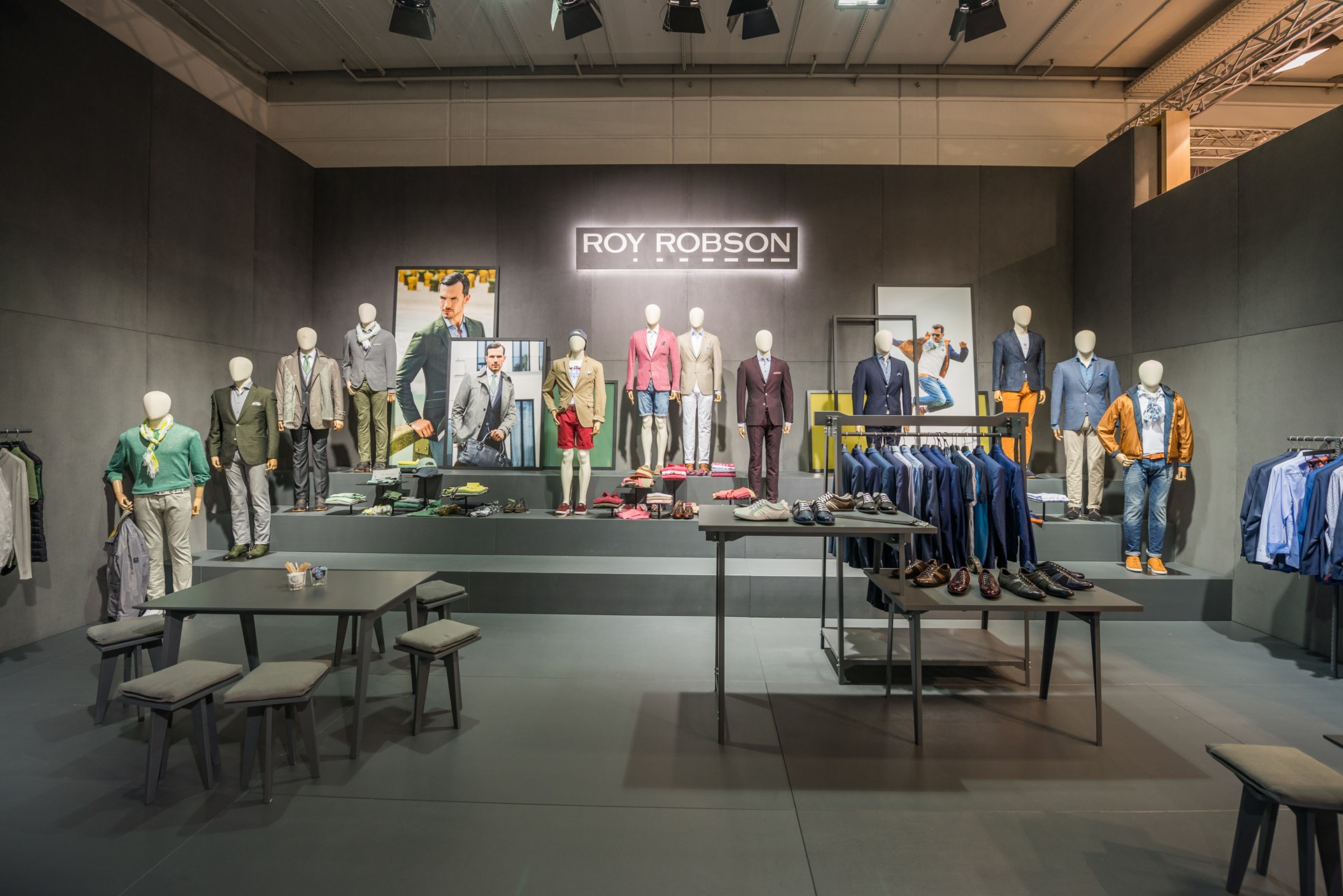 ROY ROBSON / PANORAMA